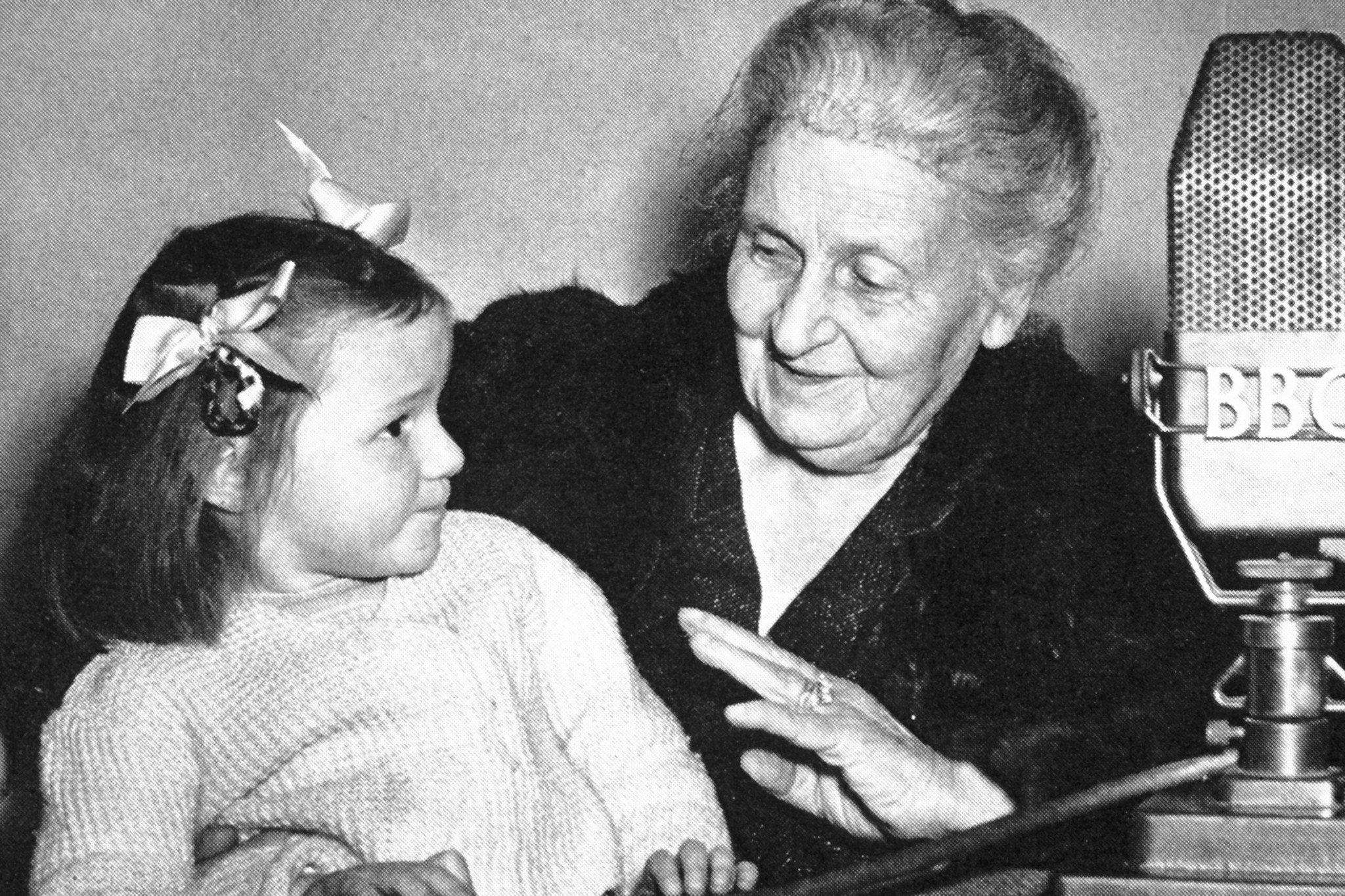 Maria Montessori - Nhà Giáo Dục Vĩ Đại Của Nhân Loại