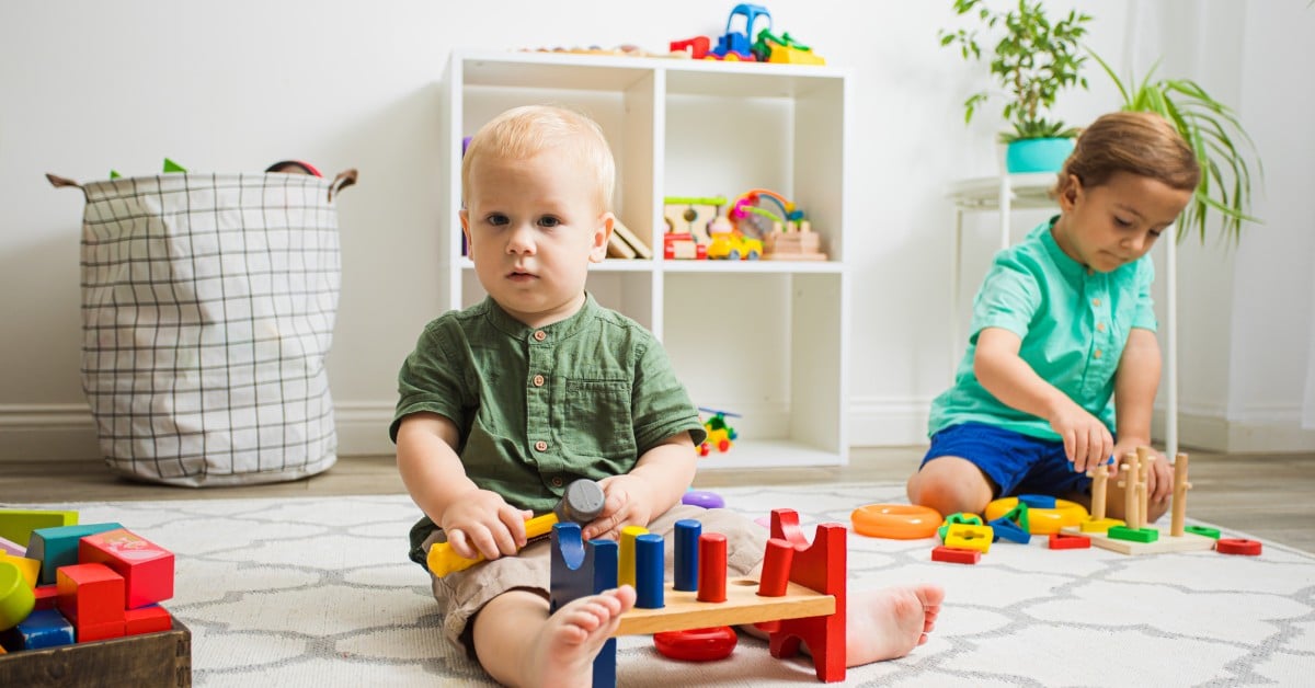 Bố mẹ cần chú ý đến biểu hiện thông qua trải nghiệm của trẻ