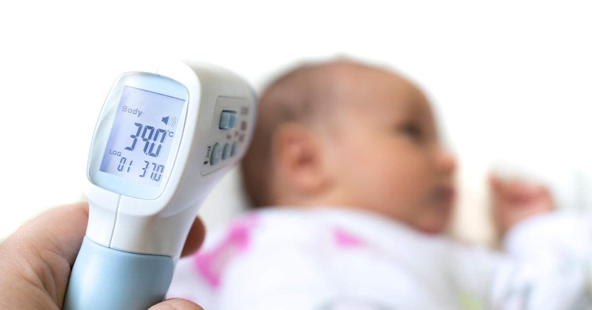 Trẻ sơ sinh được xác định là bị sốt khi nhiệt độ cơ thể trên 38 độ C