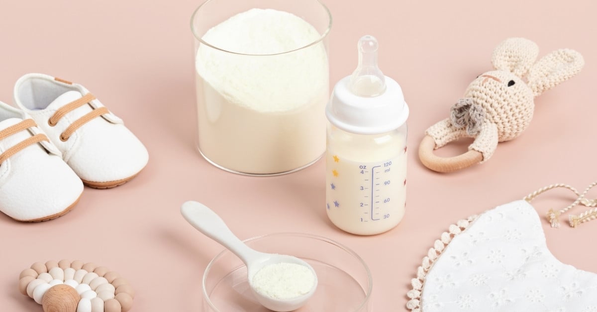 Cần chuẩn bị sữa ở nhiệt độ phù hợp dù là sữa công thức hay sữa mẹ