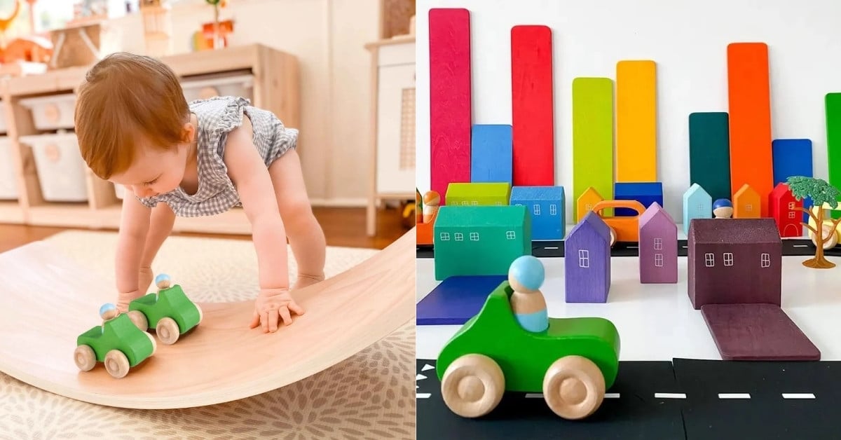 Hình ảnh trẻ chơi đồ chơi gỗ Bé lái xe của Kinderlove