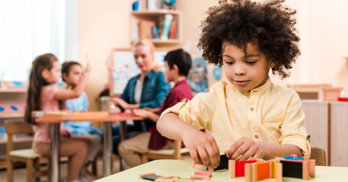 Hình ảnh minh họa giáo dục trẻ phương pháp Montessori