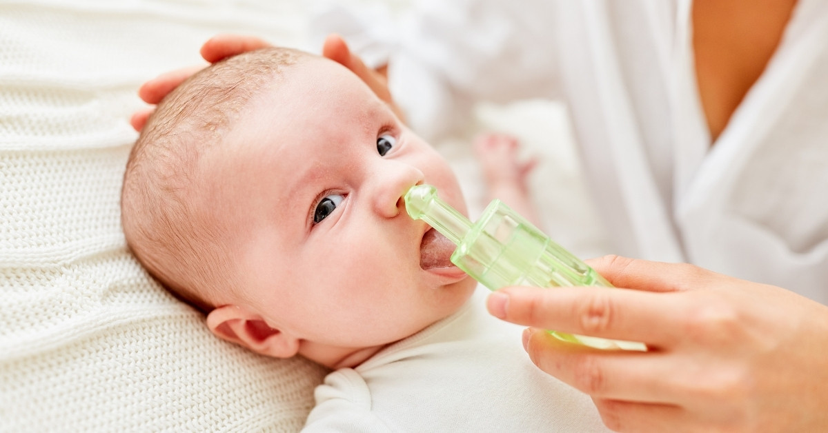 Nước muối sinh lý giúp làm sạch mũi một cách nhẹ nhàng