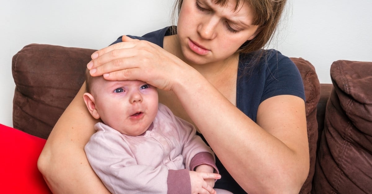 Cần có những cách hạ sốt nhẹ nhàng nhưng nhanh chóng cho trẻ