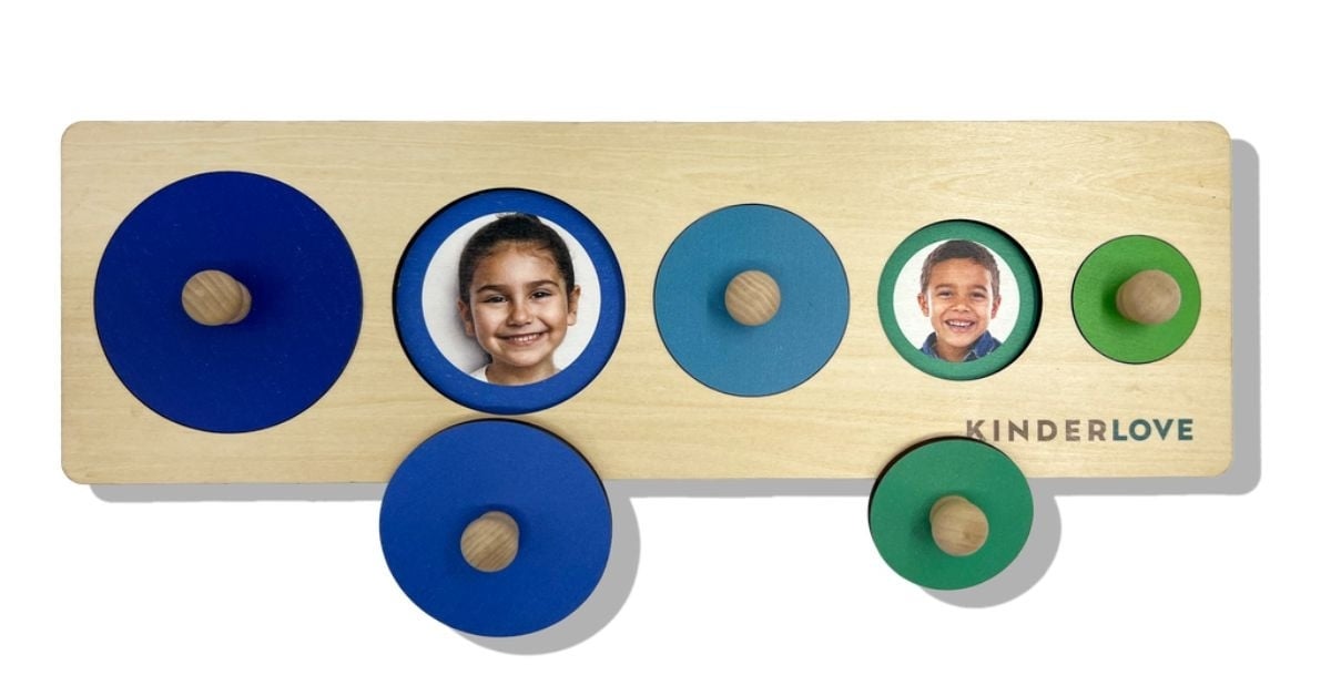Ghép Hình Vòng Tròn là đồ chơi Montessori giúp trẻ phát triển tư duy và khả năng giải quyết vấn đề