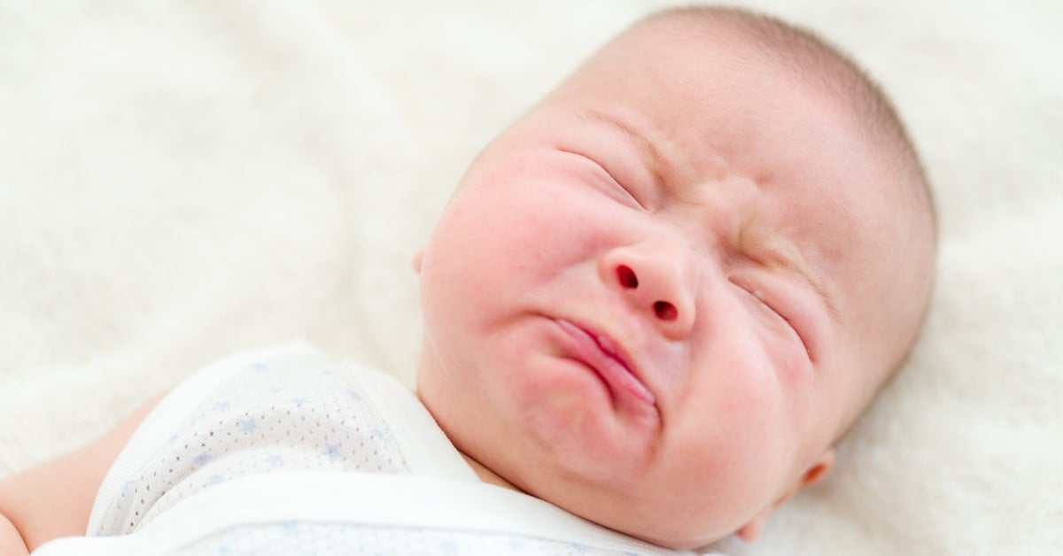 Trẻ khóc dạ đề khi gặp căng thẳng, lo lắng, hoặc cảm thấy không an toàn