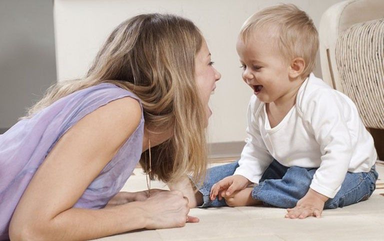 Tăng cường giao tiếp giúp trẻ tập nói