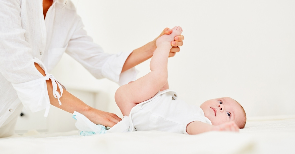 Bệnh táo bón ở trẻ sơ sinh là một vấn đề phổ biến mà nhiều bậc phụ huynh phải đối mặt