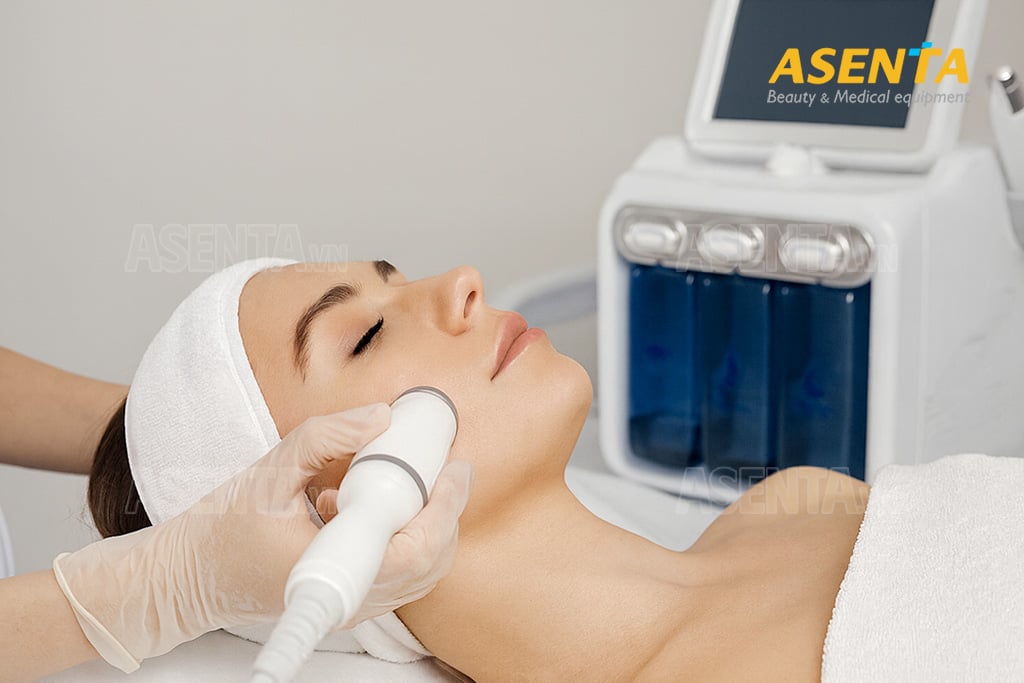 Máy điện di trong chăm sóc da chuyên sâu: công dụng – nguyên lý – hiệu quả thực tế