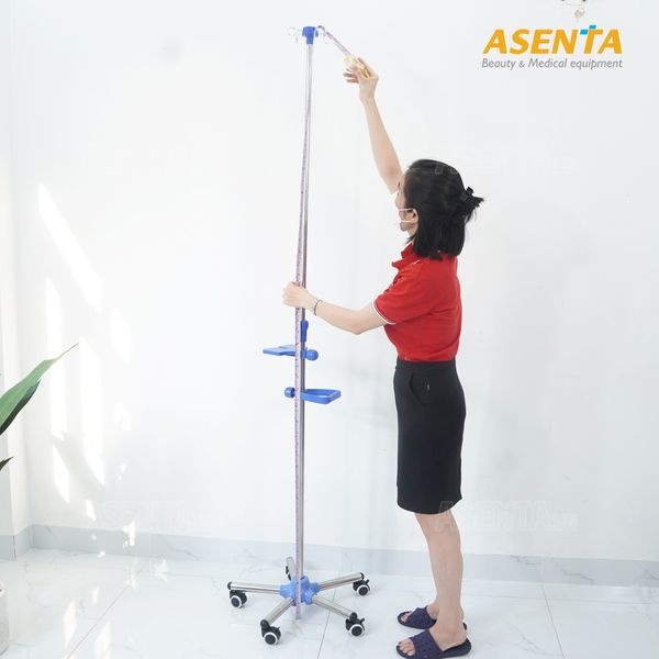 Sử dụng cây truyền dịch tại nhà cho người bệnh dài ngày