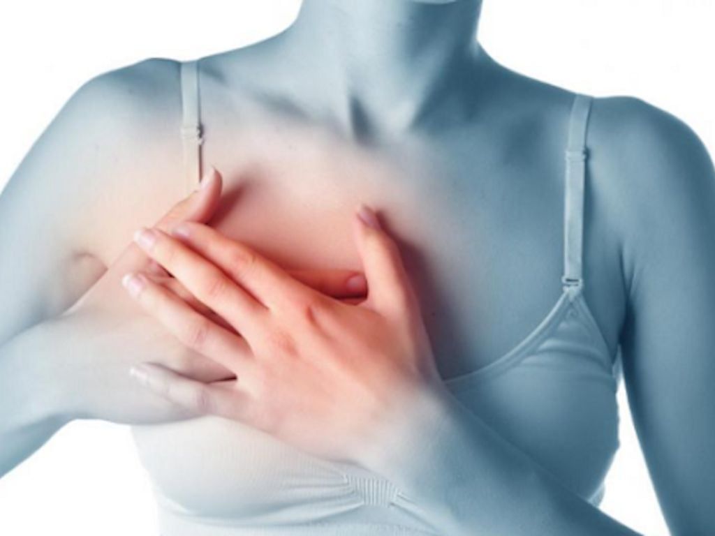 Phẫu thuật nâng ngực có thể xảy ra một số biến chứng