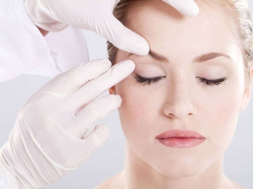 Phẫu thuật nâng cơ mí mắt là phương pháp khá phổ biến
