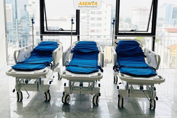Băng ca cứu thương dùng trong bệnh viện