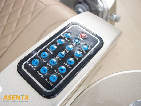 Bảng điều khiển hiện đại với nhiều chức năng