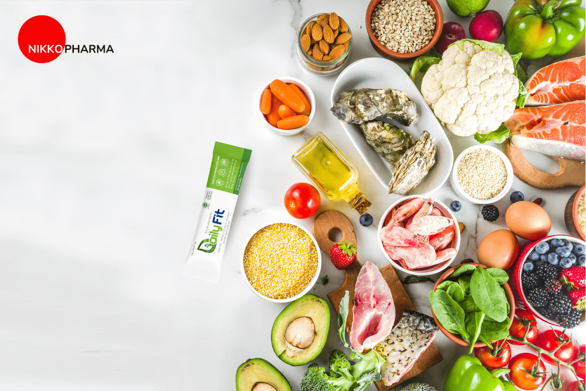 Thực phẩm nên có trong bữa ăn lành mạnh giúp giảm cân gồm protein từ thịt nạc, rau củ quả giàu chất xơ, chất béo lành mạnh từ cá hồi và các loại hạt