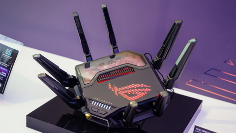 Dạo một vòng gian trưng bày linh kiện PC ASUS tại Computex 2024: Modem Wi-fi 7 'nhền nhện' siêu lớn, nguồn dự phòng hình búa Mjolnir