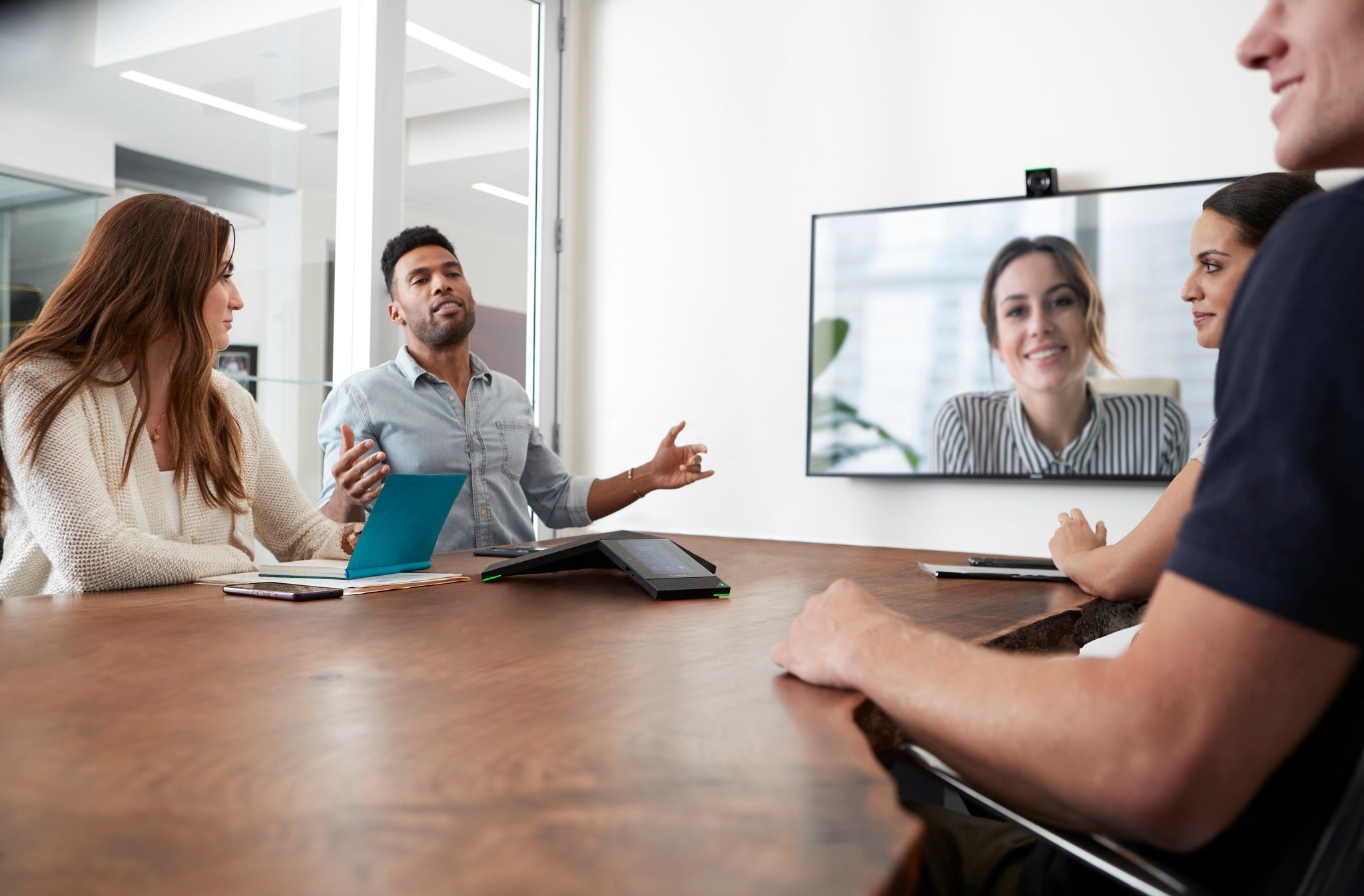 Điện thoại Hội nghị Polycom RealPresence Trio 8800