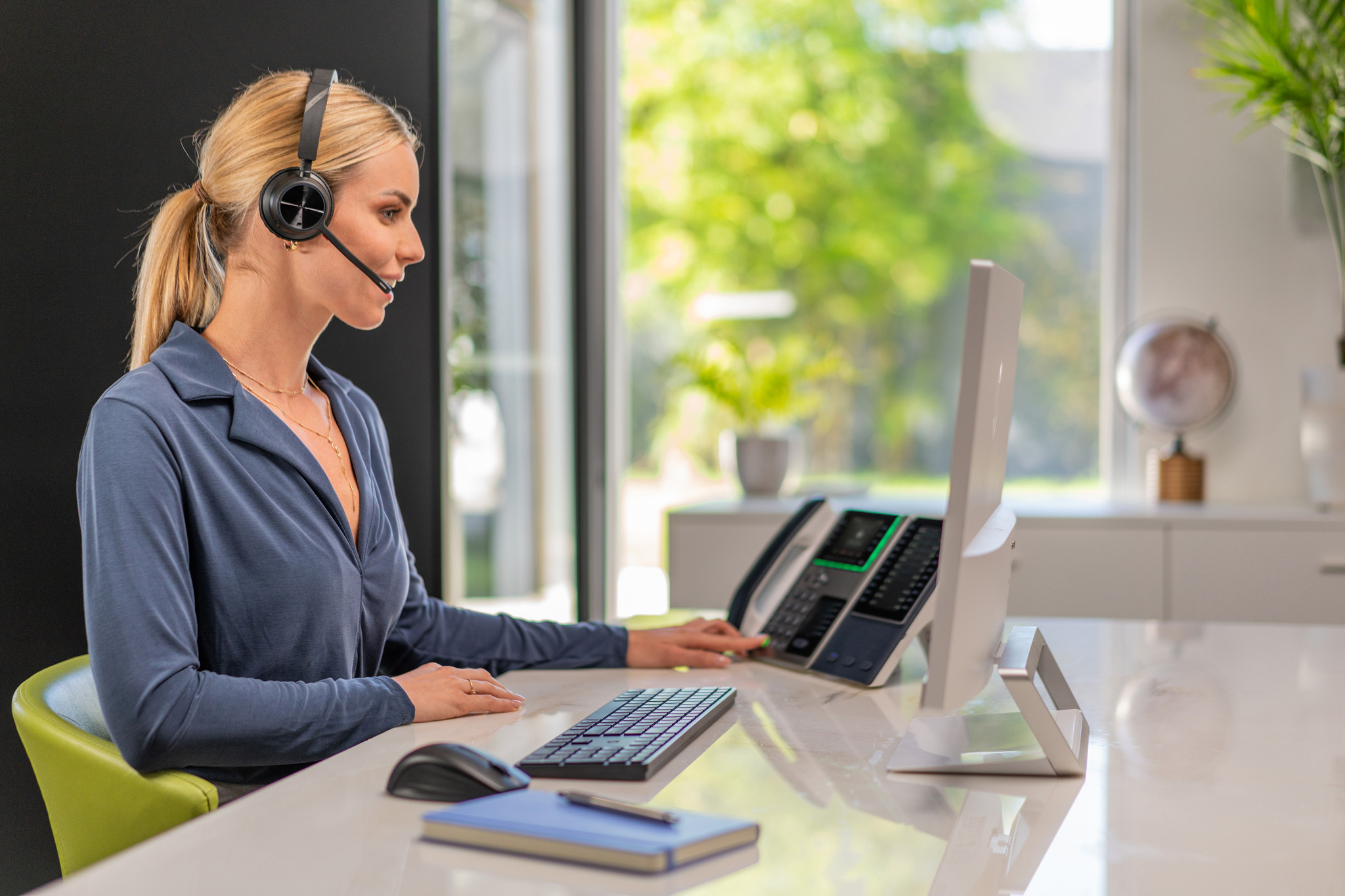 TAI NGHE KHÔNG DÂY BLUETOOTH POLY VOYAGER 4310 UC