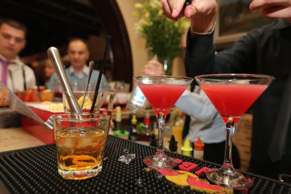 Khóa học pha chế rượu Cocktail ở TPHCM khoảng bao nhiêu tiền?