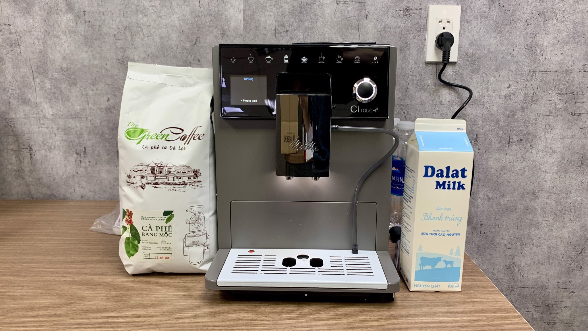 Máy pha cà phê tự động