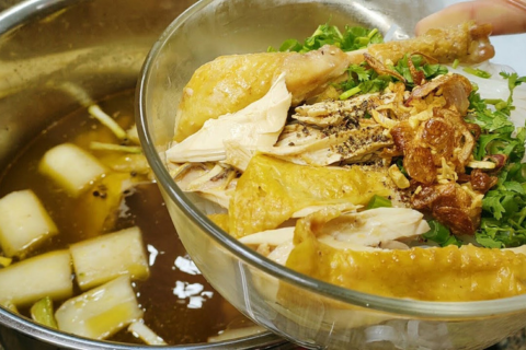 Cách Nấu Hủ Tiếu Gà Ngon Thanh Ngọt Chuẩn Vị Tại Nhà