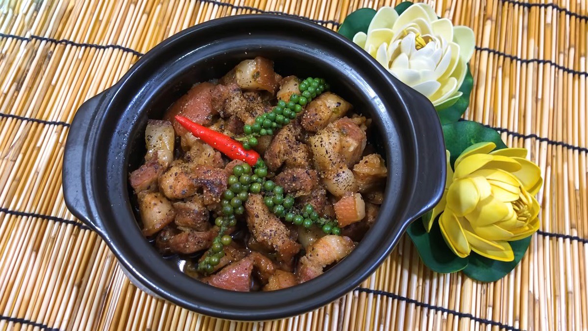 Thịt heo kho tiêu xanh