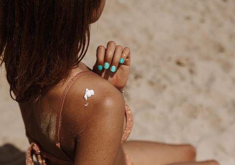 Cách chọn kem chống nắng đi biển phù hợp cho từng loại da
