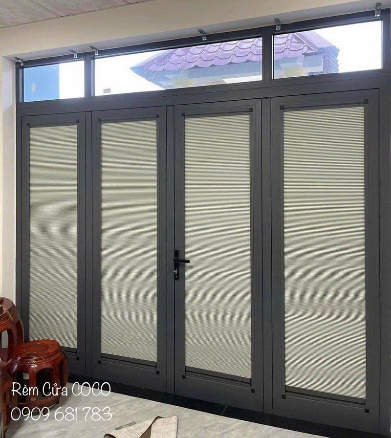 rèm tổ ong gắn kính 3