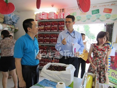 Tham tán Thương mại, Đại sứ quán Canada tại Việt Nam đến thăm và làm việc với Klever Fruit
