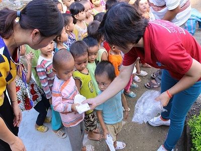 Klever Fruit nâng bước em đến trường