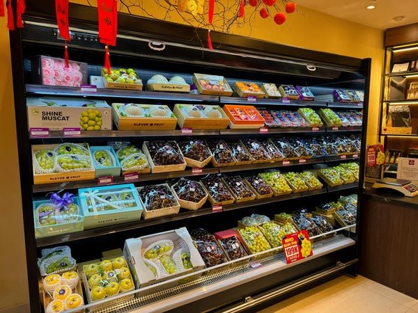 Cửa hàng Klever Fruit chuyên cung cấp các loại trái cây cao cấp trên Thế Giới