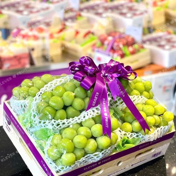 Nho Mẫu Đơn Shine Muscat Hàn Quốc – Vì Sao Đắt Nhưng Vẫn Cháy Hàng?