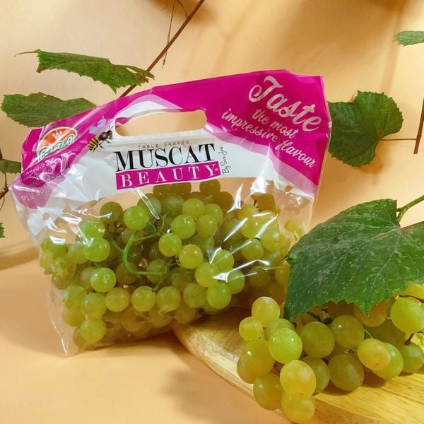 Top 4 Loại Nho Nhập Khẩu Đang Mùa Tại Klever Fruit – Thưởng Thức Vị Ngon Đỉnh Cao 🍇✨