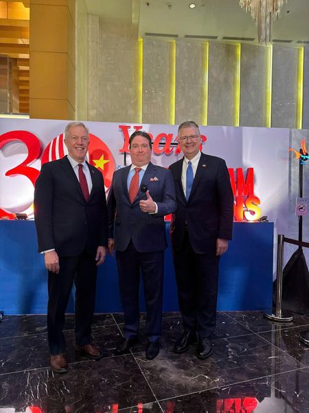 Quốc Khánh Hoa Kỳ Lần Thứ 249 – Quà Tặng Trái Cây Klever Group Kết Nối Việt Nam – Hoa Kỳ