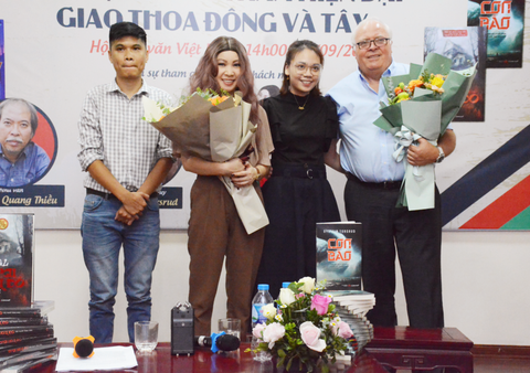 [Tường thuật] Toạ đàm Văn học trinh thám hiện đại - Giao thoa Đông và Tây