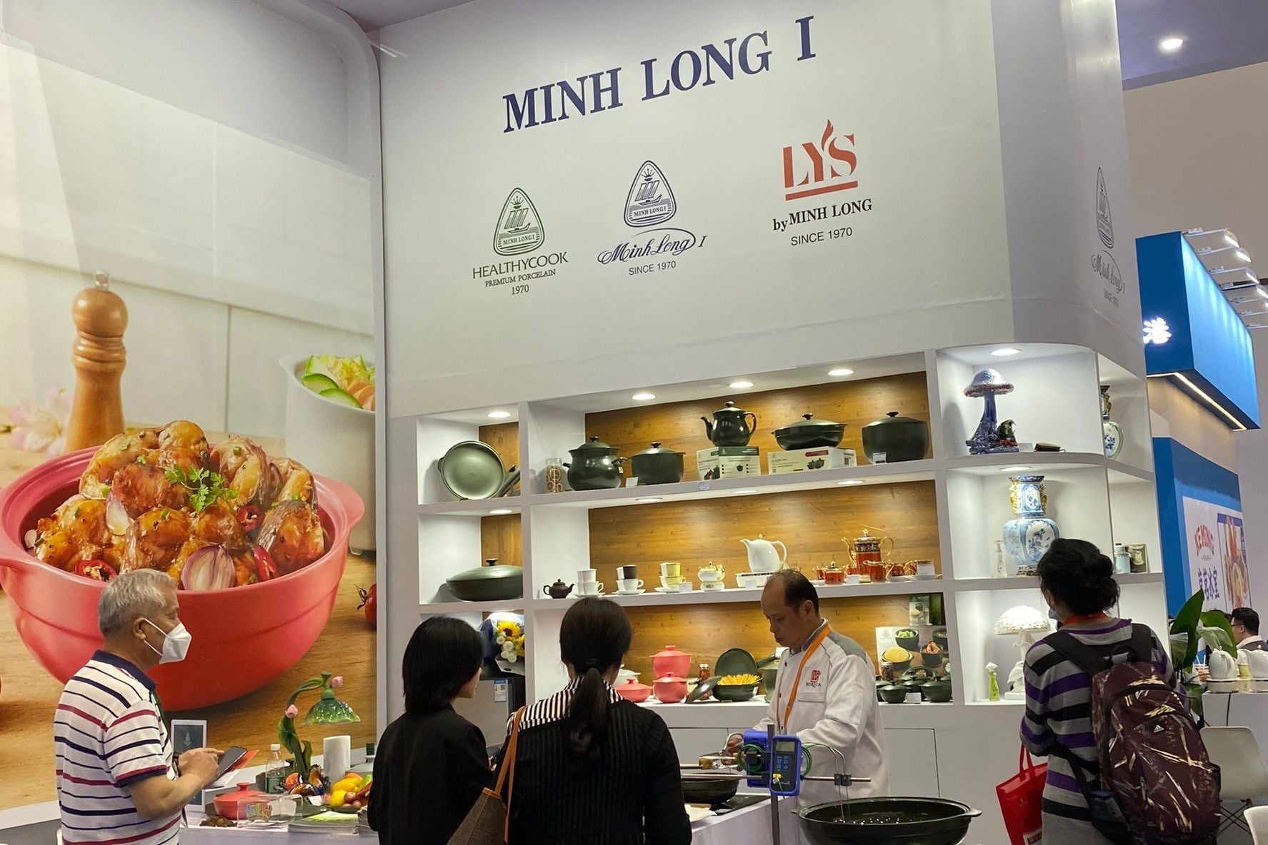 Hội chợ hàng tiêu dùng quốc tế tại Trung Quốc: DẤU ẤN KHÁC BIỆT TỪ SẢN PHẨM SỨ THƯƠNG HIỆU VIỆT NAM