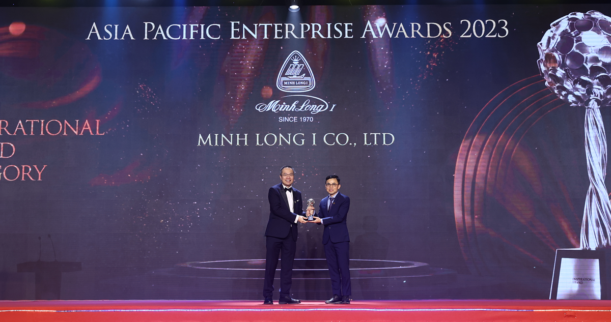 MINH LONG NHẬN CÚ ĐÚP GIẢI THƯỞNG DANH GIÁ TẠI APEA 2023