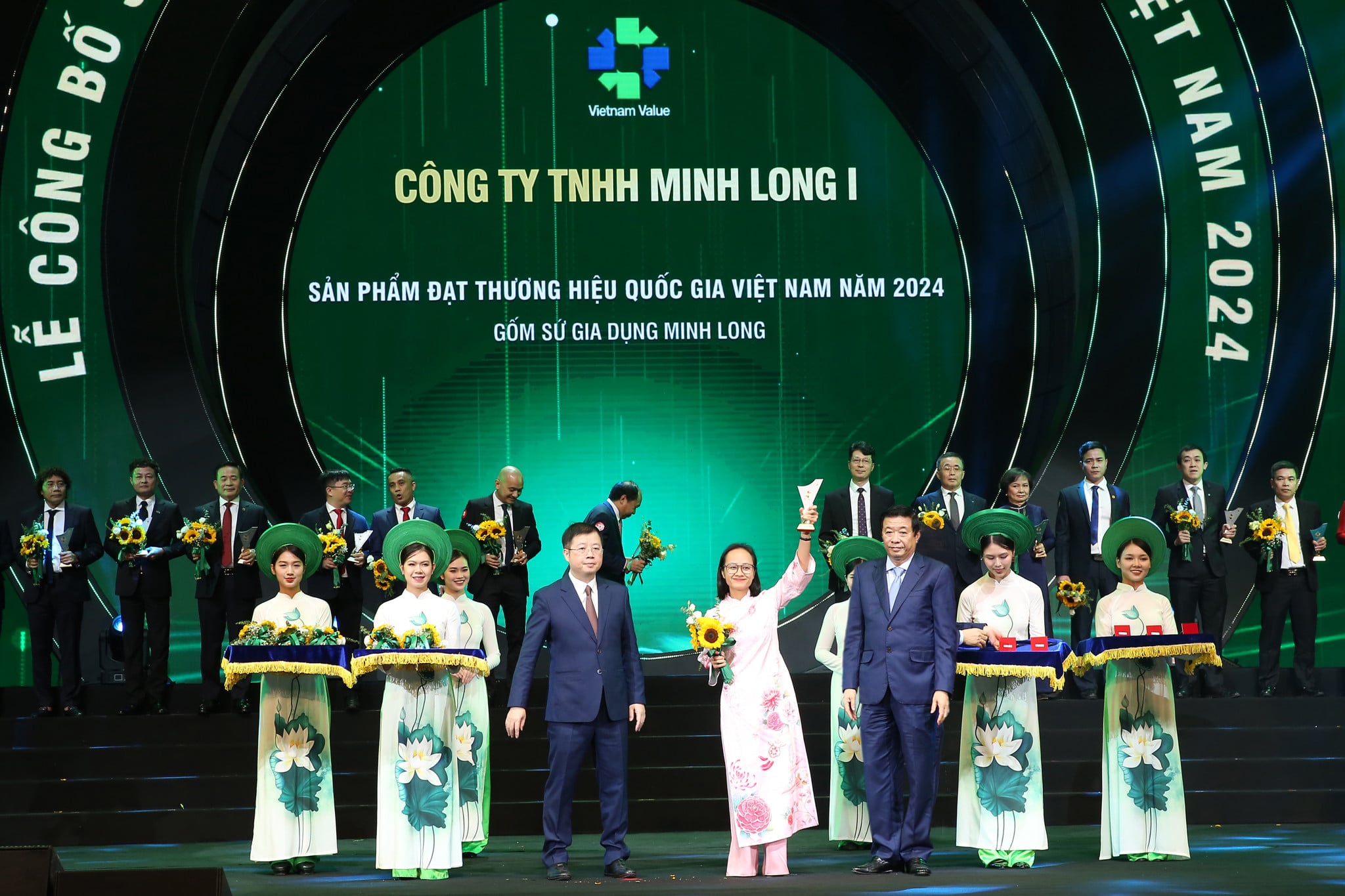 MINH LONG LẦN THỨ 9 LIÊN TIẾP ĐƯỢC VINH DANH THƯƠNG HIỆU QUỐC GIA