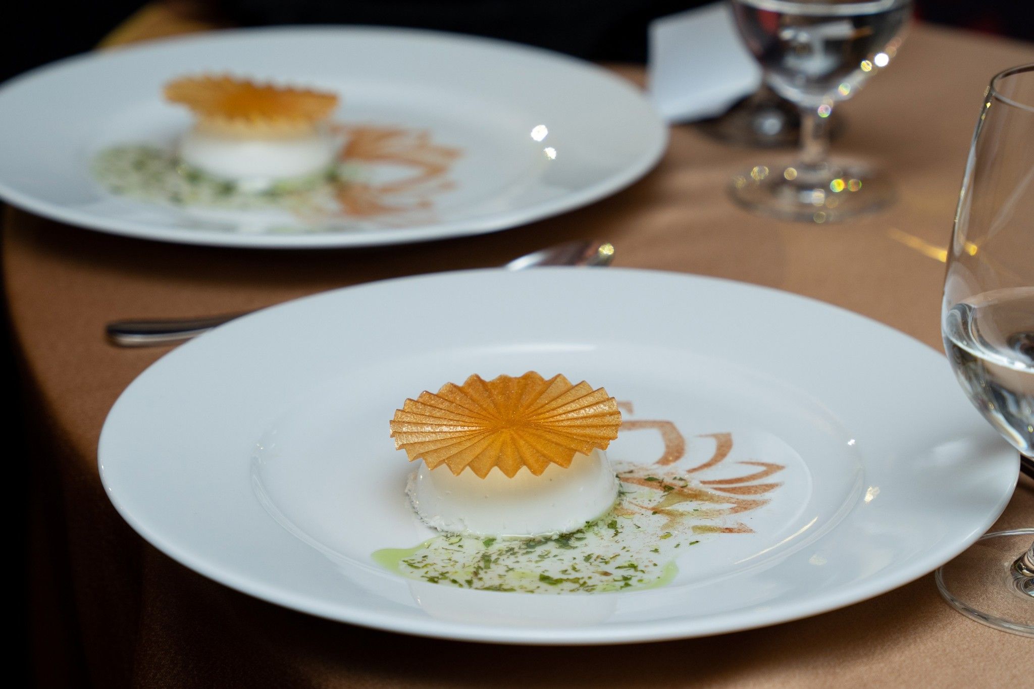 SẢN PHẨM MINH LONG TÔ ĐIỂM KHÔNG GIAN BÀN TIỆC MICHELIN GUIDE