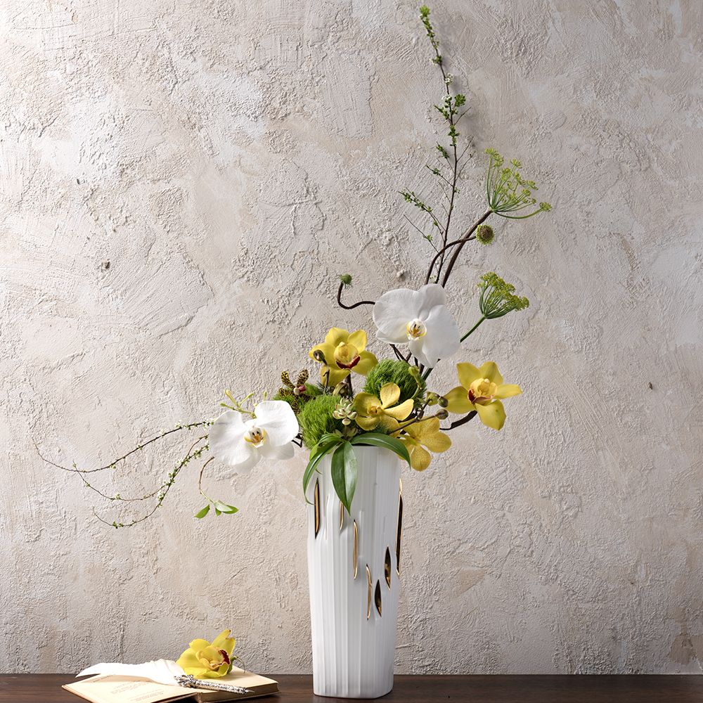 VẺ ĐẸP TƯƠI MỚI CỦA BÌNH HOA HOÀNG KIM