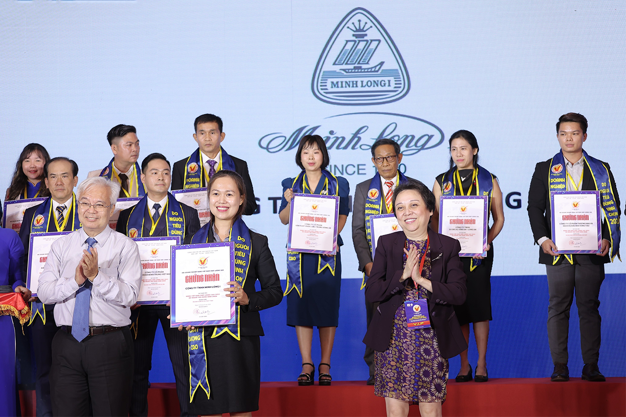 MINH LONG TIẾP TỤC ĐƯỢC VINH DANH HÀNG VIỆT NAM CHẤT LƯỢNG CAO