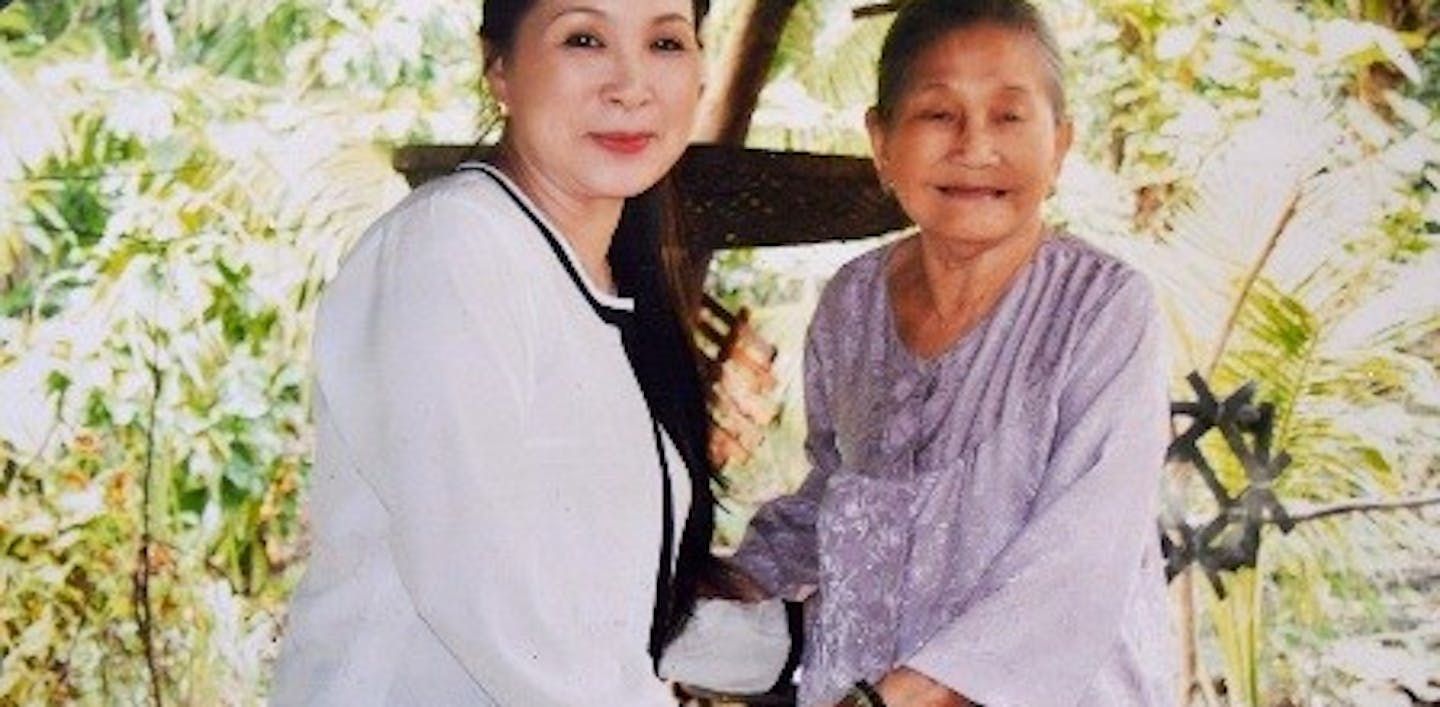 Bánh tét lá cẩm của dòng họ Huỳnh