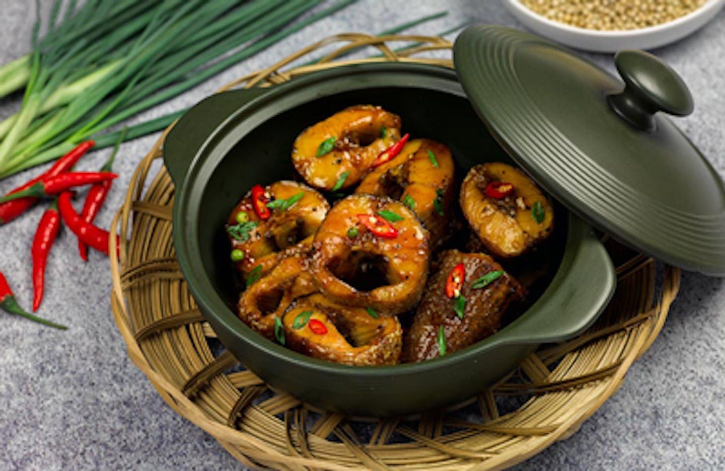 Sứ dưỡng sinh Minh Long - Cuộc cách mạng nồi đất