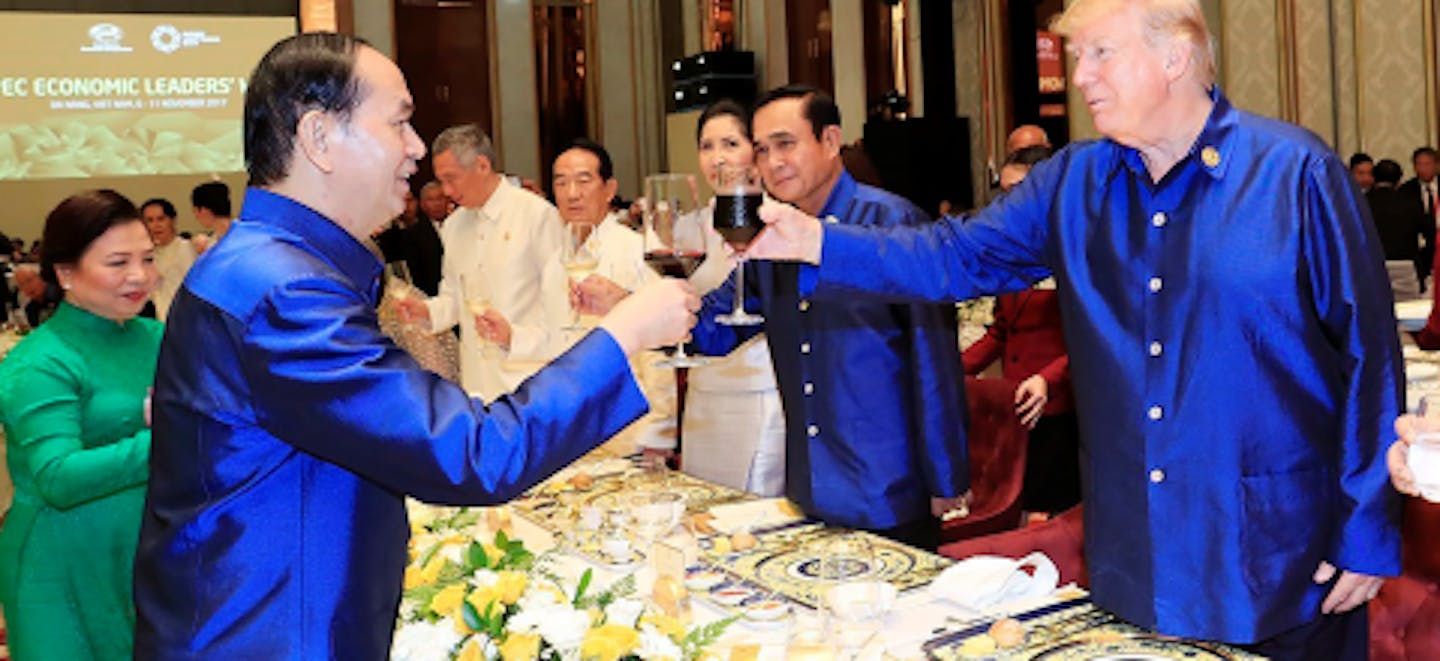 Bát đĩa trong tiệc chiêu đãi lãnh đạo kinh tế APEC 2017