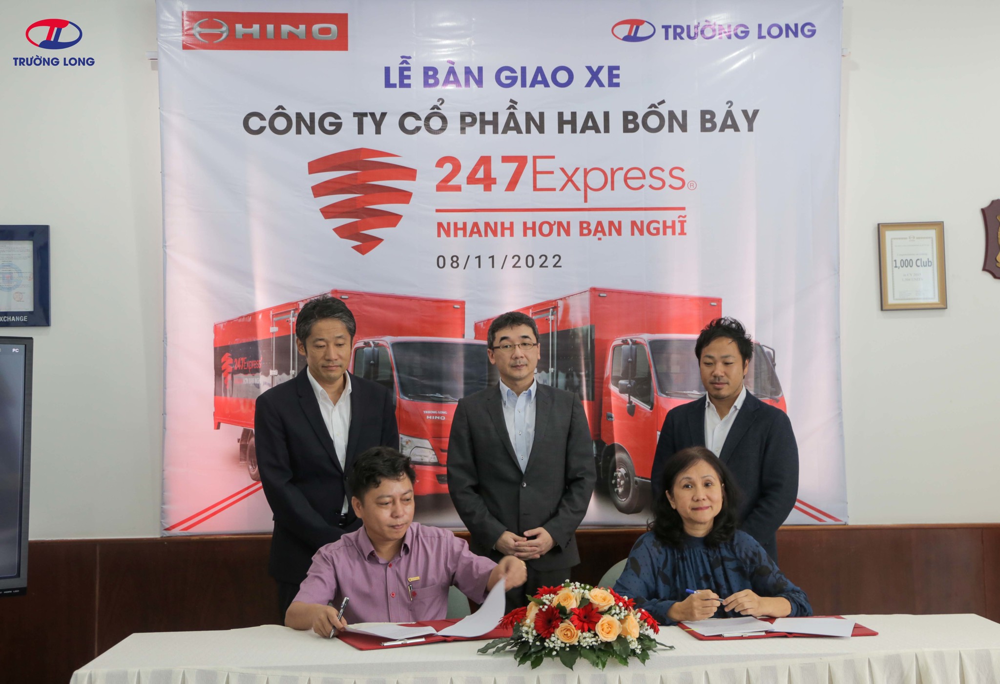 Lễ Bàn Giao Xe Cho Công Ty Cổ Phần Hai Bốn Bảy