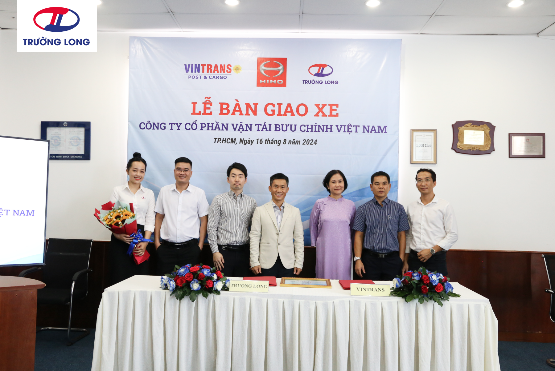 LỄ BÀN GIAO 5 XE THÙNG KÍN XZU730 CHO CÔNG TY VINTRANS