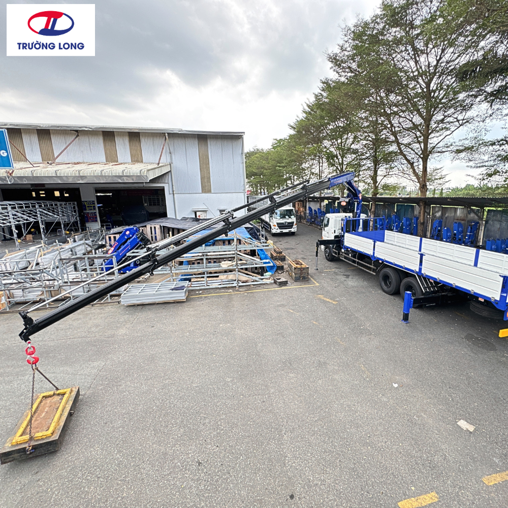 xe tải cẩu gập PM