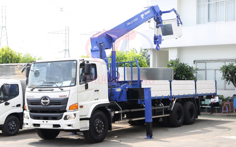xe tải cẩu 5 tấn