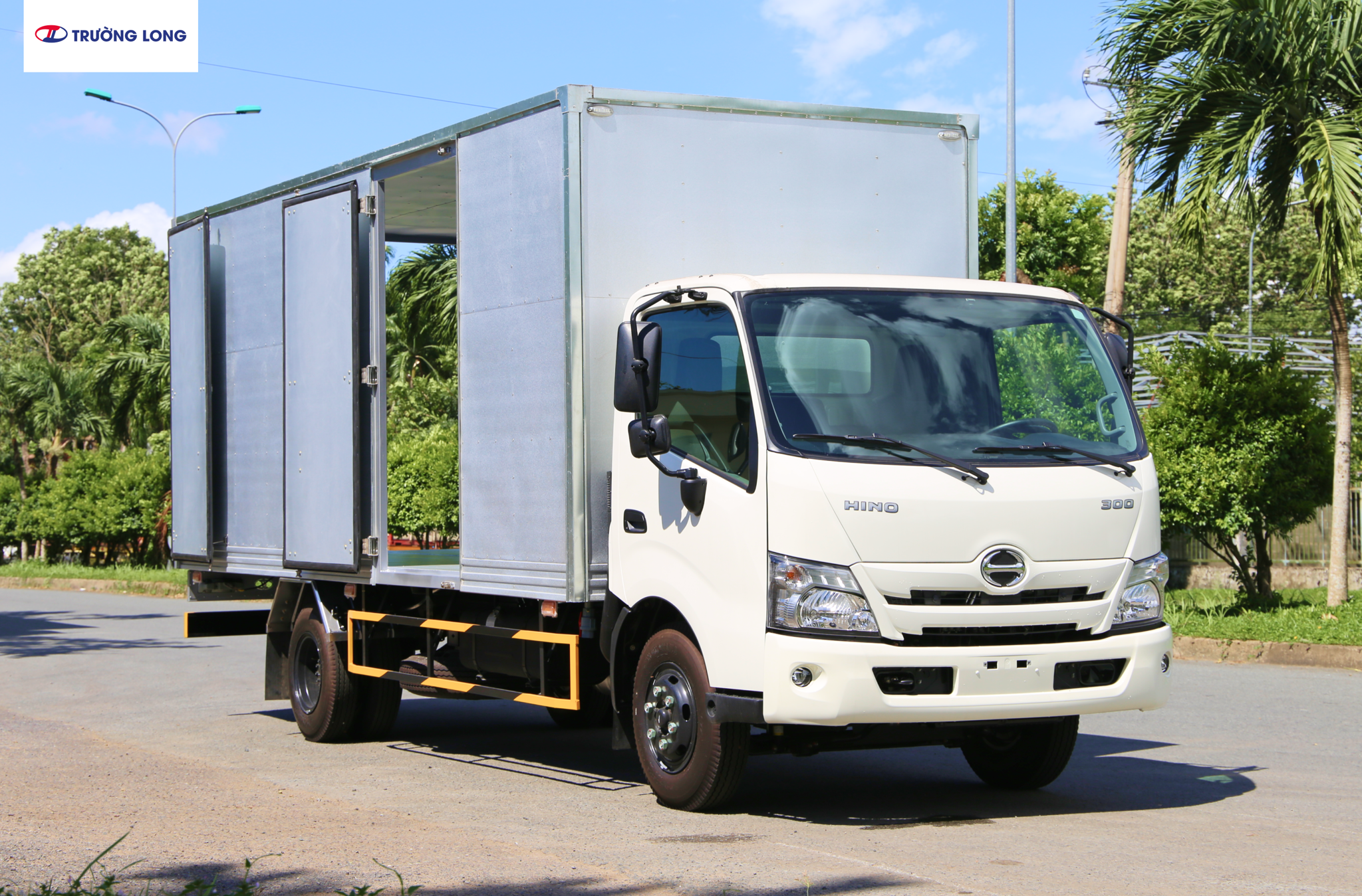 xe thùng kín vận tải