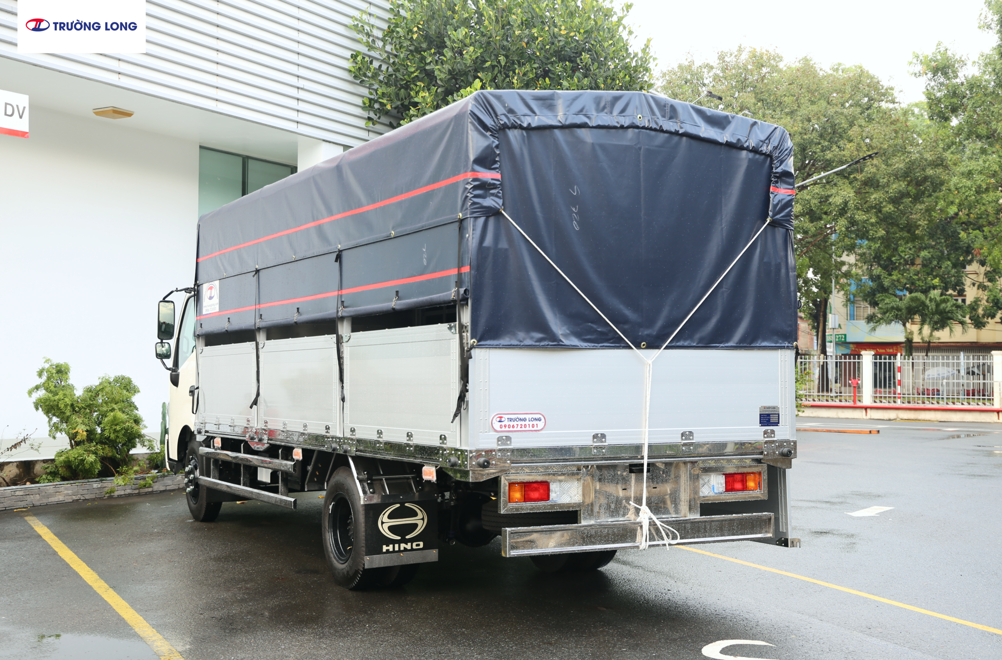 xe mui bạt 3 tấn 5